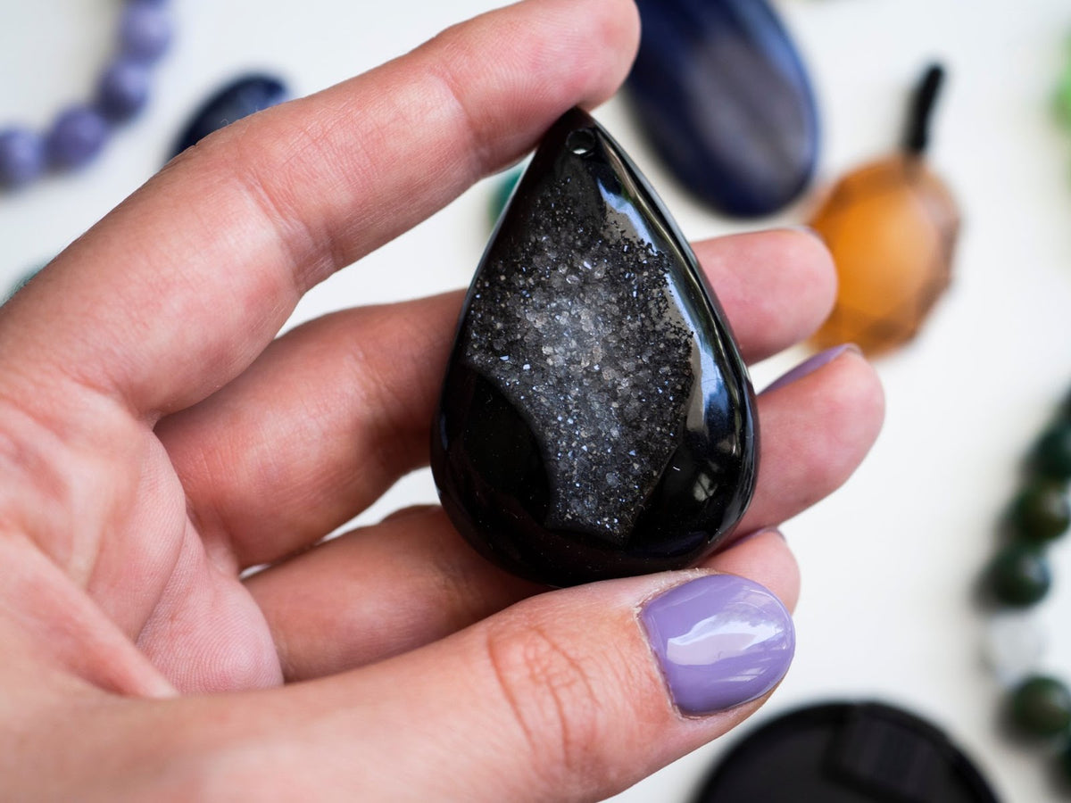 Matte black agate meaning 2025