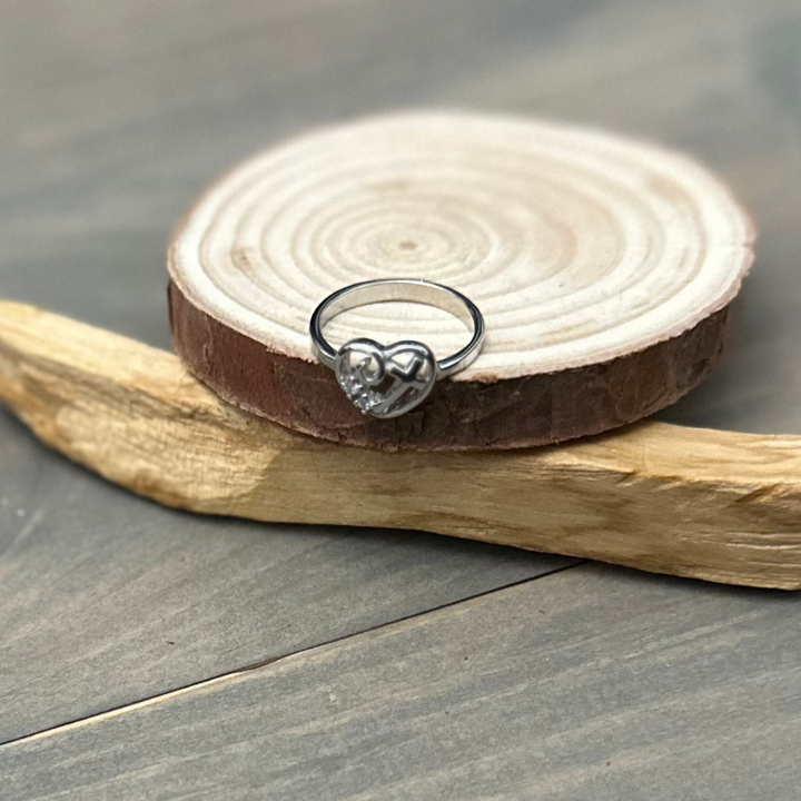 925 Sterling Silver Cross Ring: 925 Sterling Silver Cross Ring with Simulated Cubic Zirconia