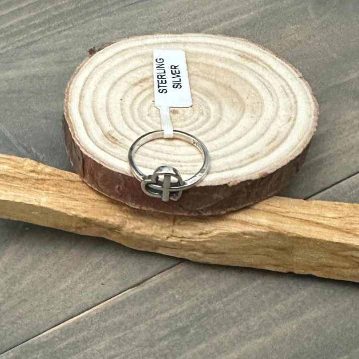 925 Sterling Silver Cross Ring: 925 Sterling Silver Cross Ring with Simulated Cubic Zirconia